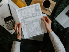 Polski system podatkowy w ogonie OECD. Potrzeba uproszczenia i deregulacji