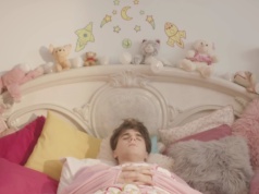 Grasz w gry, chodzisz w dresach i kupujesz Lego. Czy jesteś niedojrzały?