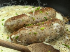 Białą kiełbasę serwuję na wielkanocny obiad. Rodzina co roku zachwala sosik