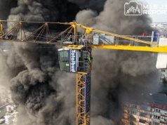 Groźny pożar na budowie na Białołęce. Operator żurawia został odcięty od drogi ucieczki