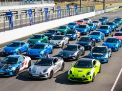 Ostatnie sztuki Alpine A110 – koniec pewnej epoki nadchodzi wielkimi krokami