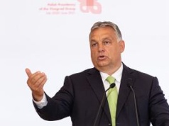 Ich poziom szczęścia jest porównywalny z Białorusinami. Węgrzy nie ufają już forintowi, z zazdrością patrzą na rozwój innych państw regionu