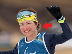 Kazali Ukraince zdjąć kolczyki. "Dyskryminacja"