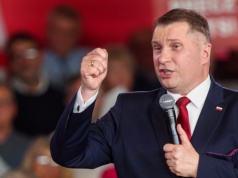 Czarnek grzmiał ze sceny, dostało się Czarzastemu. "Ciebie, komuchu, stać"