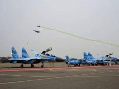 Zamówili sześć myśliwców. Czekali osiem lat