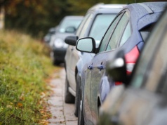 Brakuje parkingów, przybywa szlabanów. Mieszkańcy Olsztyna walczą o miejsca parkingowe