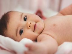 Narodziny dziecka zgłosisz w aplikacji mObywatel. Nie musisz wychodzić z domu