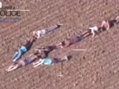 Dzieci położyły się na ziemi i zrobiły z ciał strzałkę. Tak dały znać policji