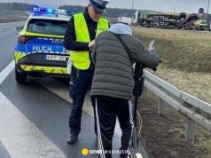 Mężczyzna jechał hulajnogą elektryczną po drodze ekspresowej. Tak tłumaczył się policji