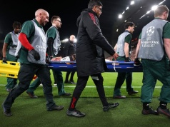 Piłkarz zniesiony na noszach w meczu Ligi Mistrzów. Klub wydał komunikat