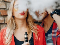 „Polska mówi „stop” jednorazowym e-papierosom! Surowe konsekwencje: 200 tys. zł albo więzienie za złamanie zakazu