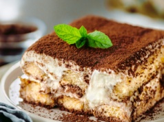 Młodsze niż mogłoby się wydawać. (Nie za długie) dzieje włoskiego tiramisù