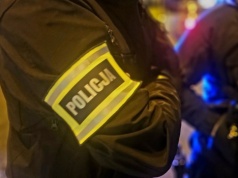 Wtargnął do domu 83-latki, zaatakował ją i groził śmiercią