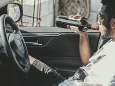 Jazda pod wpływem alkoholu: gdzie grozi więzienie, a gdzie tylko mandat?