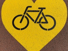 Rower zamiast auta w Radomiu – na co zwrócić uwagę przy zakupie i jak wybrać model do miasta?