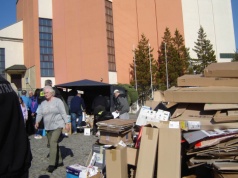 Bochnia. Duże zainteresowanie akcją 'Makulatura na misje’