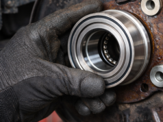 Błędy montażowe przy wymianie łożysk – jak uniknąć zniszczenia nowej części?