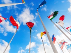 Polacy są szczęśliwsi niż rok temu. Wyprzedzamy światową potęgę