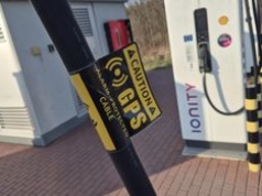 Złodzieje mają nowy cel. Kilka minut "pracy" i parę stówek w kieszeni