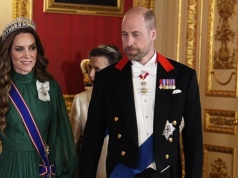 Dawno tak doskonale nie wyglądała. Weszła, a zebrani wstrzymali oddech