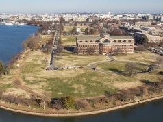 Tajemnicze drony nad bazą w USA. Media: Mieszkają tam ludzie Trumpa