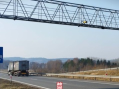 Włączyli nowy odcinkowy pomiar prędkości na ekspresówce. W komentarzach "piekło"