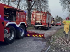 Przepust zapadł się pod wozem strażackim. Wezwano SGRT