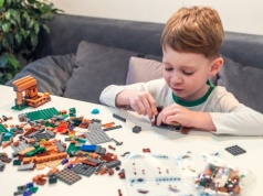 Matka nie lubi bawić się z dzieckiem. "Najgorszych jest pierwszych 500 razy. Potem już jakoś idzie"