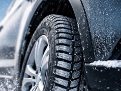 Opony zimowe z gorących krajów, gdzie nie ma zim. Jak to możliwe, czy warto kupować?