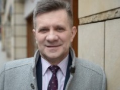 Wyrzucony z PiS senator rozchwytywany. "Musi mi się to ułożyć w głowie"