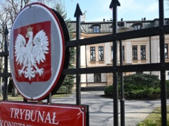 Sędziowie TK rzucają wcześniejsze zawody