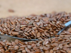 Babciny sposób na lekki brzuch wraca do łask. Wystarczy jedna łyżeczka