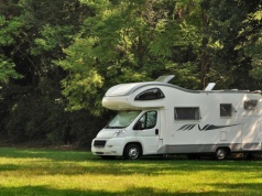 Niemieckie kampery – jakość, która przyciąga miłośników caravaningu