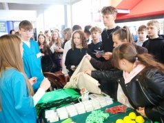 Na uczniów czekały stoiska przygotowane przez technika i szkoły branżowe