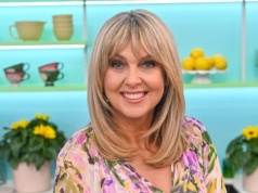 Sukienki na wiosnę dla kobiet 50 plus. W Wielkanoc zachwycisz elegancją