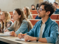 Studenci dostaną zwrot pieniędzy. Jest decyzja UOKiK