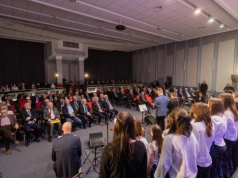 Dialog dzisiaj wygląda inaczej, ale gdy jedni prowadzili głodówkę, inni słuchali koncertu patriotycznego