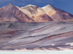 Apre oggi al pubblico la mostra fotografica „DISCENDERE O SALIRE” di Andrea Borzatta