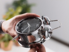 Zmiana czasu 2026: wcześniej przestawimy zegarki