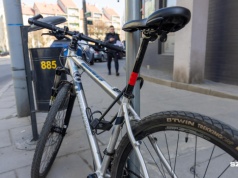 Coraz więcej rowerzystów, eksperci przypominają o przepisach