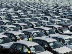 Tysiące samochodów utknęło w porcie. Miały trafić do Dubaju