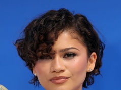 Print jest hitem wiosny. Zendaya w najmodniejszej sukience sezonu