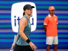 "Czas poważnych decyzji dla Igi". Lawina komentarzy po porażce Świątek