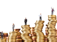 Luka płacowa to nie tylko liczby. Jakie mechanizmy ją podtrzymują?