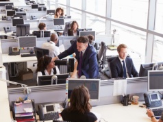 Nowa norma PN-ISO 22955 ma ograniczyć hałas w biurach. Ekspert: najważniejsza zmiana od dekady