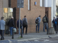 Za Tuska młodzi ludzie w spirali długów. Tak źle jeszcze nie było