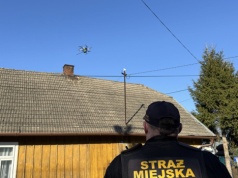 Drony nad Rzeszowem. Straż Miejska kontroluje spalanie odpadów