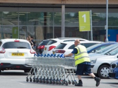 Parking przy supermarkecie za 70 euro. Burza przy granicy z Niemcami