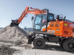 Jedna koparka, dziesiątki zadań: jak nowoczesny osprzęt i szybkozłącza redukują koszty inwestycji?