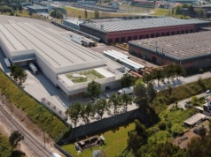 Największa w historii kraju umowa na nowy tabor kolejowy. W grze miliard euro, fabryka i ponad 150 pociągów